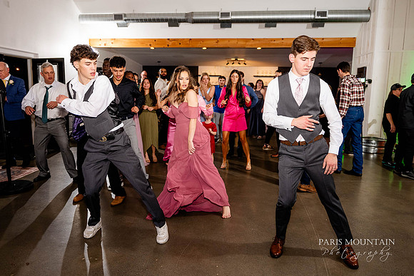 Venue at Twin Oaks Wedding Photographer-174